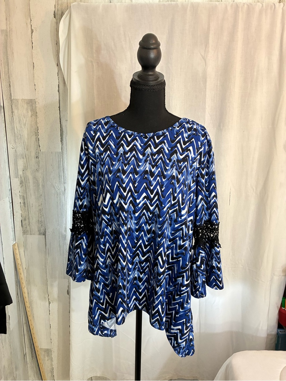 Robert Louis Blue Chevron Bell-Sleeve Tunic